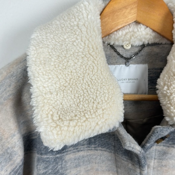 Lucky Brand Oversized Plaid Shirt Jacket. Faux Fur. Size L. - Picture 5 of 14